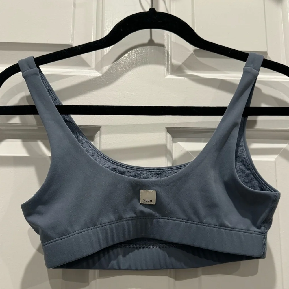 Vuori daily bra light azure Blue Sports Bra size xs medium support - Picture 3 of 5